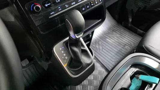 Hyundai 스타리아 HEV 1.6T 2 2026 9
