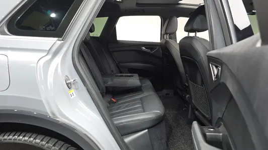 Audi Q4 e- (F4) 40 2022 12