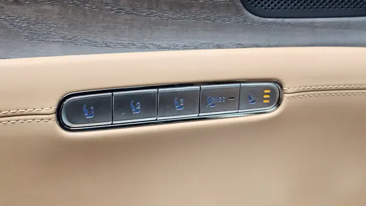 Genesis G90 (RS 4) 3.5 AWD 2023 32