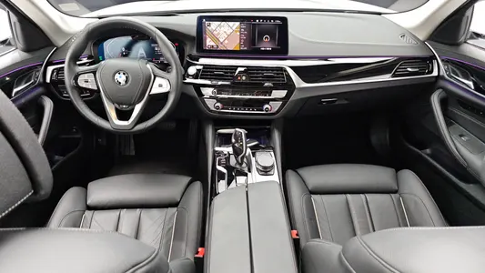 BMW 5 Series (G30) 520i 2022 7