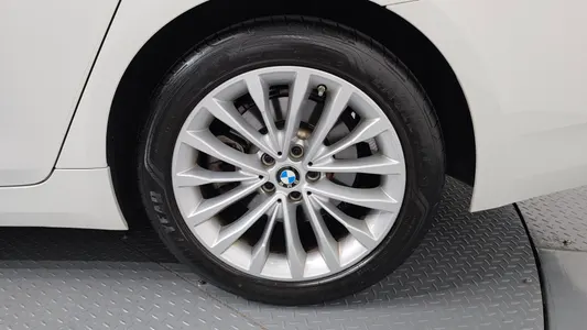 BMW 5 Series (G30) 520i 2022 21