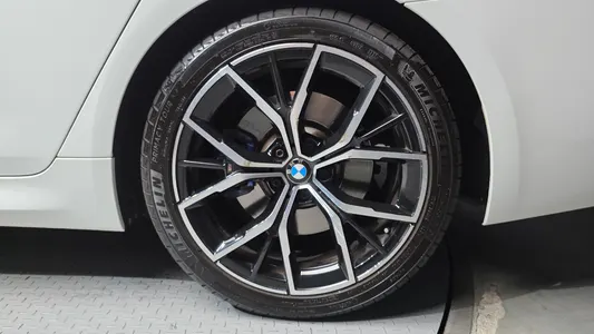 BMW 5 Series (G30) 530i M 2023 21