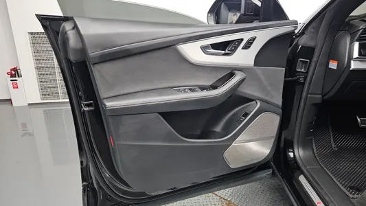 Audi Q8 (4M) 55 TFSI 2025 24