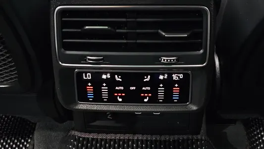 Audi Q8 (4M) 55 TFSI 2025 31