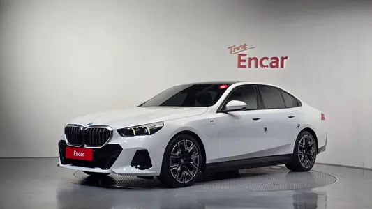 BMW 5 Series (G60) 530e xDrive M 2025