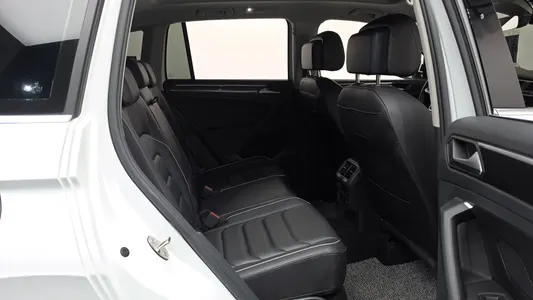 Volkswagen 2 2.0 TDI 4 2023 11