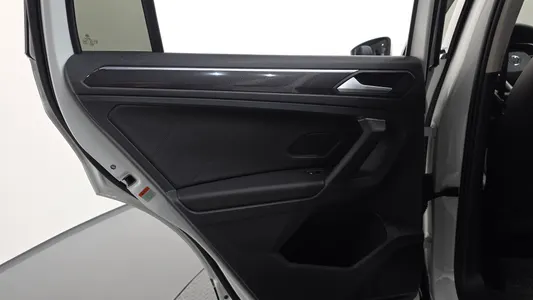 Volkswagen 2 2.0 TDI 4 2023 25