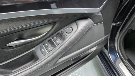 BMW 5 Series (F10) 520d M 2016 27