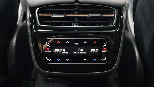 Mercedes-Benz EQS V297 EQS350 2022 28