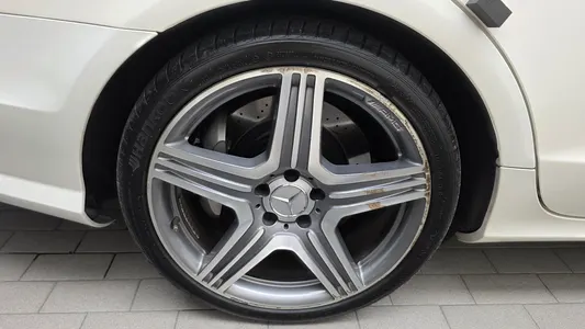 Mercedes-Benz CLS-Class W218 CLS63 AMG 2011 5