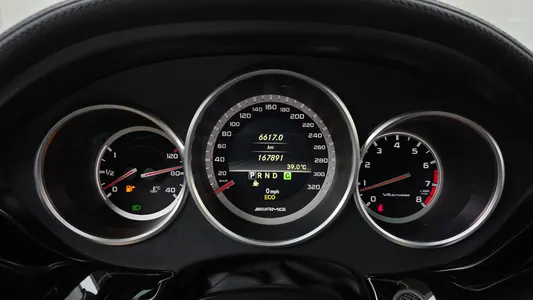 Mercedes-Benz CLS-Class W218 CLS63 AMG 2011 8