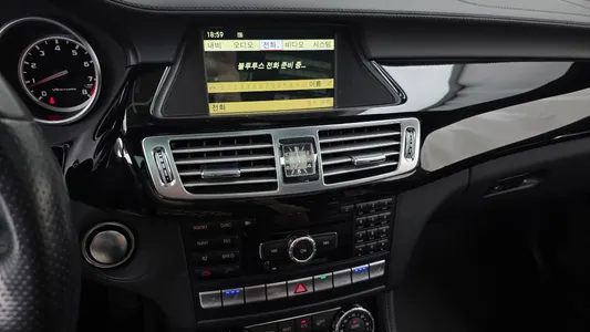Mercedes-Benz CLS-Class W218 CLS63 AMG 2011 14