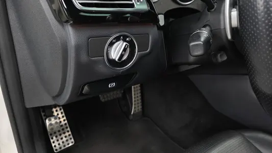 Mercedes-Benz CLS-Class W218 CLS63 AMG 2011 18