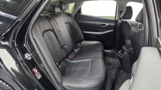 Hyundai (DN8) 2022 12