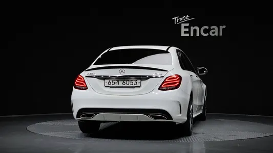 Mercedes-Benz C-Class W205 C200 4MATIC AMG Line 2018 4