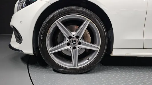 Mercedes-Benz C-Class W205 C200 4MATIC AMG Line 2018 5