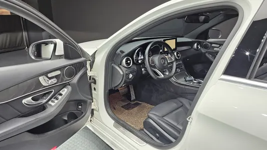 Mercedes-Benz C-Class W205 C200 4MATIC AMG Line 2018 10