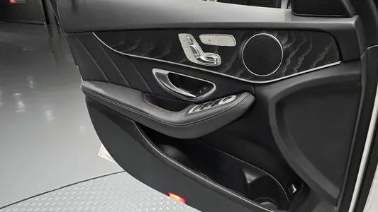 Mercedes-Benz C-Class W205 C200 4MATIC AMG Line 2018 24