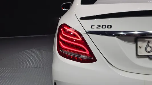 Mercedes-Benz C-Class W205 C200 4MATIC AMG Line 2018 23