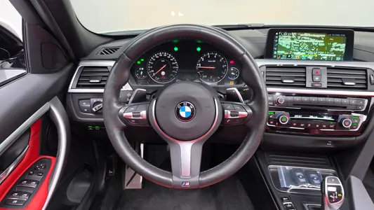 BMW 3 Series (F30) 330i M 2018 11