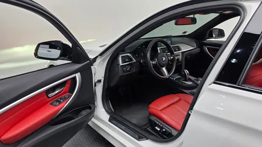 BMW 3 Series (F30) 330i M 2018 9