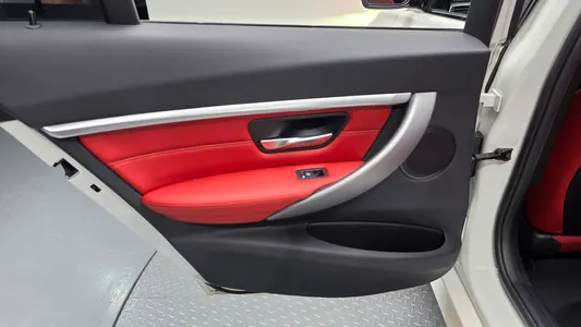 BMW 3 Series (F30) 330i M 2018 25