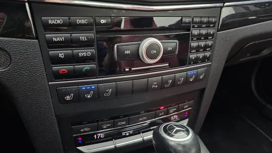 Mercedes-Benz E-Class W212 E350 2011 15