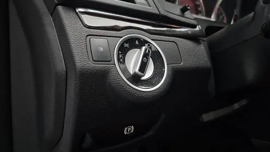 Mercedes-Benz E-Class W212 E350 2011 17