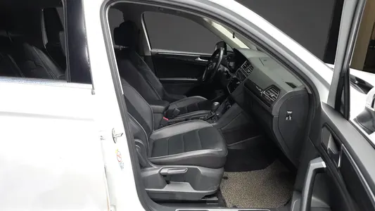 Volkswagen 2 2.0 TDI 2020 11