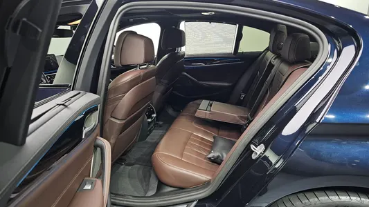 BMW 5 Series (G30) 530e M 2023 12