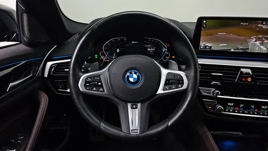 BMW 5 Series (G30) 530e M 2023 14