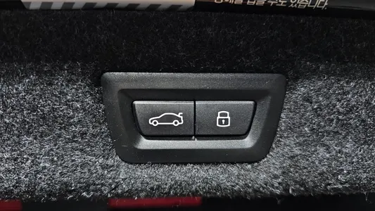 BMW 5 Series (G30) 530e M 2023 20