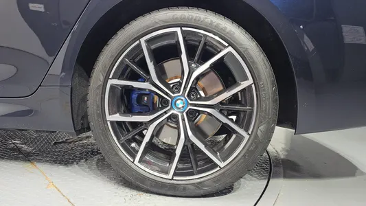 BMW 5 Series (G30) 530e M 2023 21