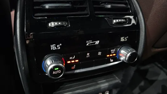 BMW 5 Series (G30) 530e M 2023 34