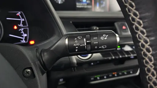 Lexus UX250h 2.0 2WD 2019 16