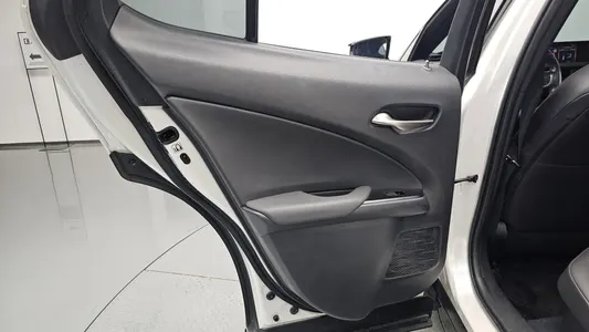 Lexus UX250h 2.0 2WD 2019 26