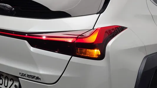 Lexus UX250h 2.0 2WD 2019 24