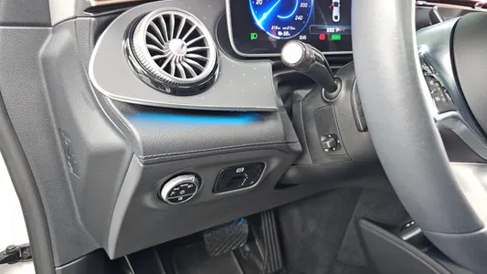 Mercedes-Benz EQE V295 EQE350 4MATIC 2023 29