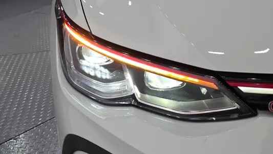 Volkswagen 8 2.0 GTI 2024 22