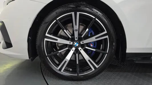 BMW 5 Series (G60) 530i xDrive M 2025 5