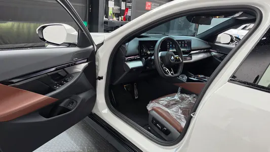BMW 5 Series (G60) 530i xDrive M 2025 10
