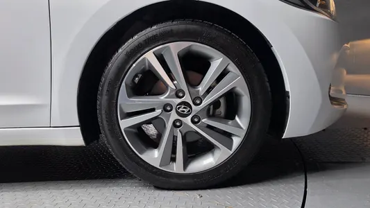 Hyundai AD 1.6 GDI 2017 5