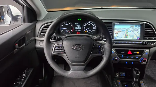 Hyundai AD 1.6 GDI 2017 13
