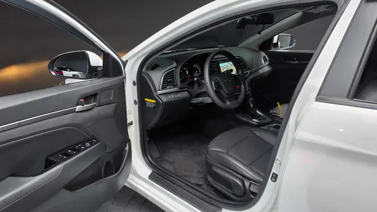 Hyundai AD 1.6 GDI 2017 10
