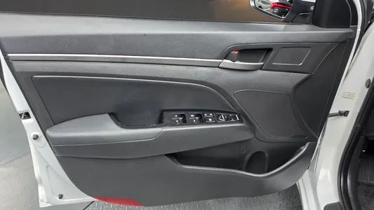 Hyundai AD 1.6 GDI 2017 24