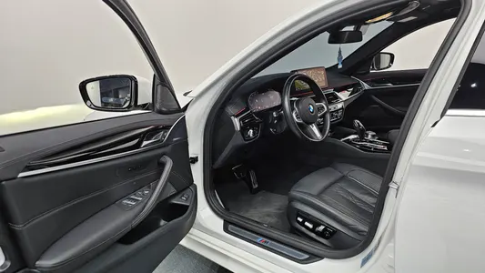 BMW 5 Series (G30) 530i xDrive M 2023 9