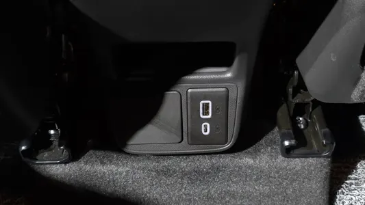 Chevrolet 트레일블레이저 1.3 2WD 2024 30