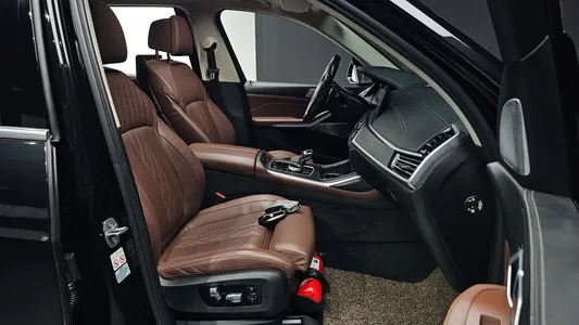 BMW X7 (G07) xDrive 40i 7 2021 26