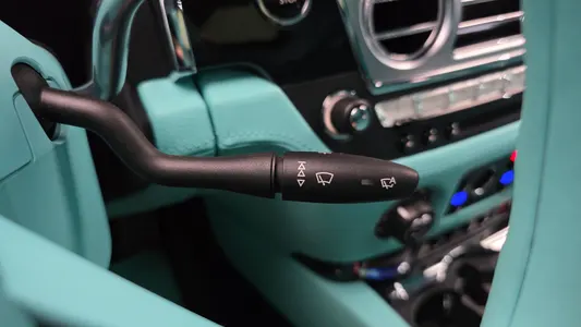 Rolls-Royce 고스트 6.6 EWB V12 2019 27