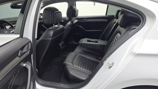 Volkswagen GT(B8) 2.0 TDI 2022 12